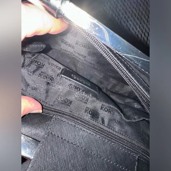 MICHAEL KORS WOMEN’S TILDA SAFFIANO LEATHER MEDIUM TOTE BLACK Used with … - Picture 16 of 16